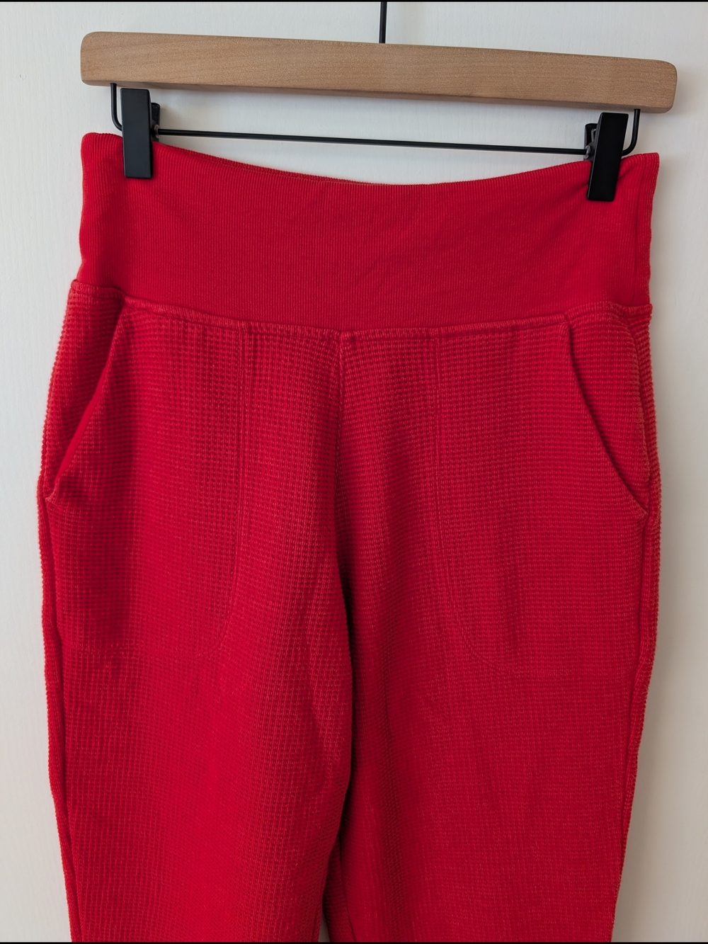 Athleta Womens Small Red Joggers Waffleweave Activewear Loungewear Athleisure - Picture 3 of 8